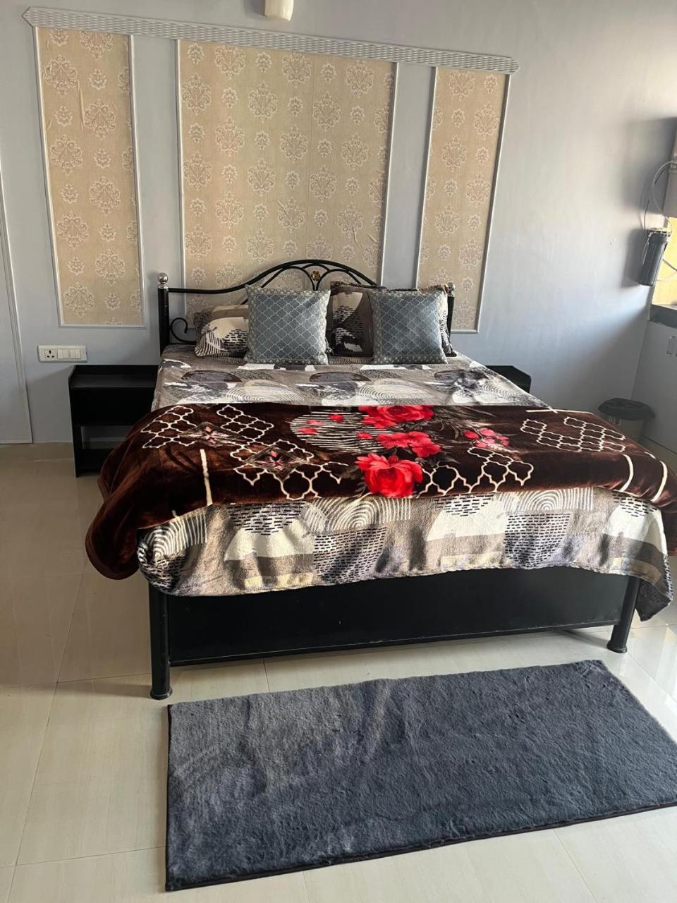Apartment Paradise Homes Vrindavan